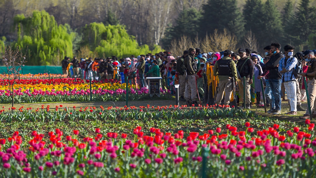 Kashmir sees record tourist arrivals this year, highest in a decade