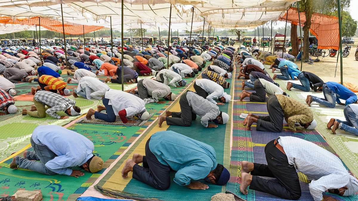 Andhra govt allows Muslim employees to leave offices early during Ramzan