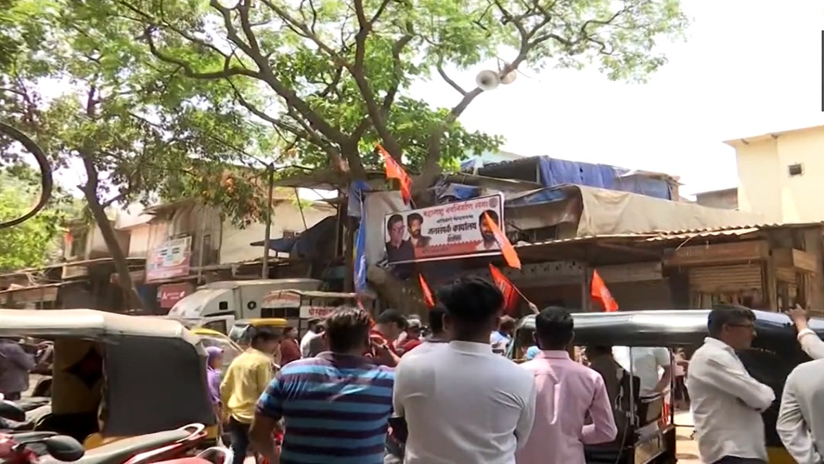 Day after warning, MNS plays ‘Hanuman Chalisa’ on loudspeaker outside its office in Mumbai | Video