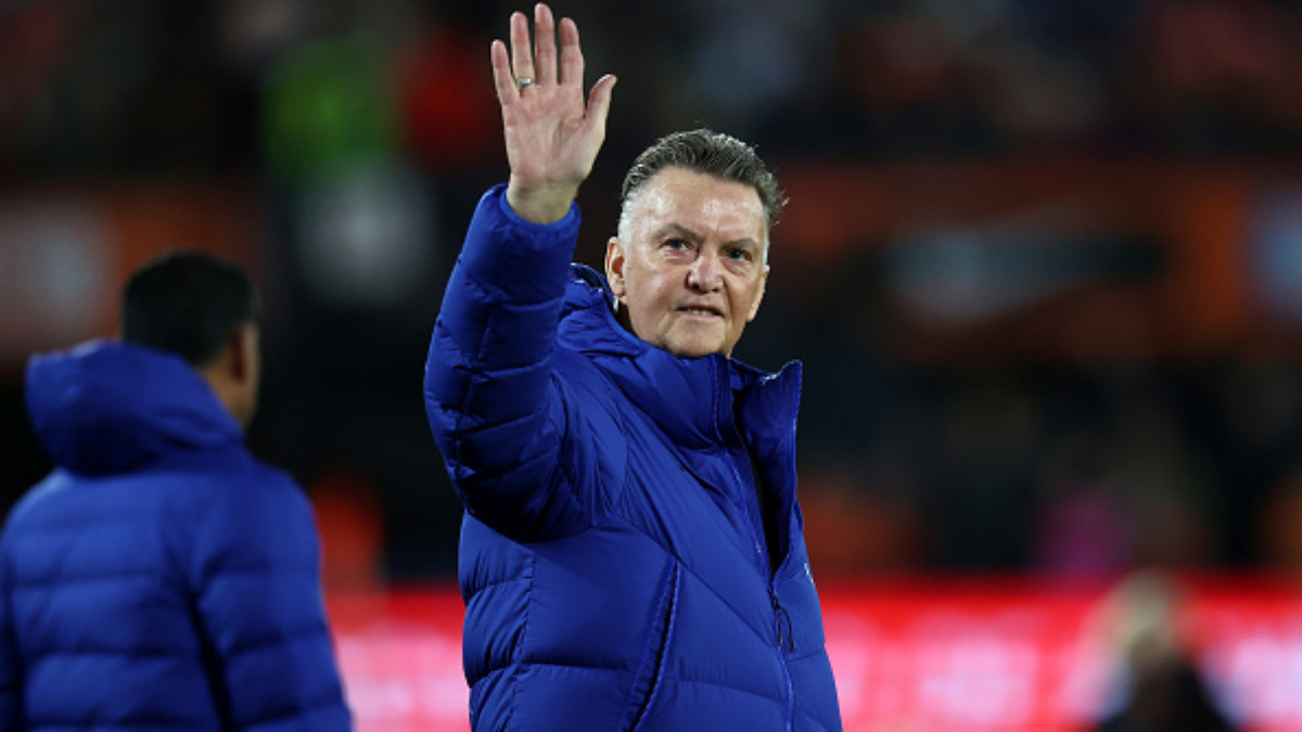 Netherlands coach Van Gaal says he has prostate cancer