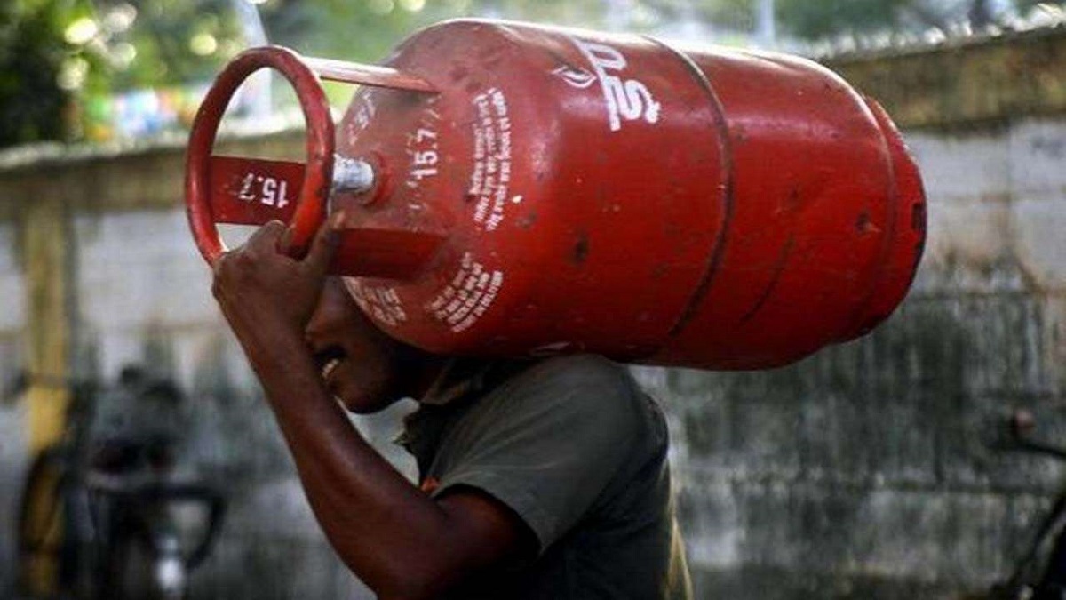 Domesting LPG price hiked by Rs 3.50 as inflation continues to rage | Check new rates