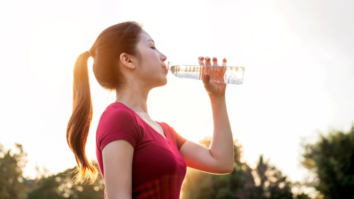 Drink water to lose weight; know how water aids in burning calories