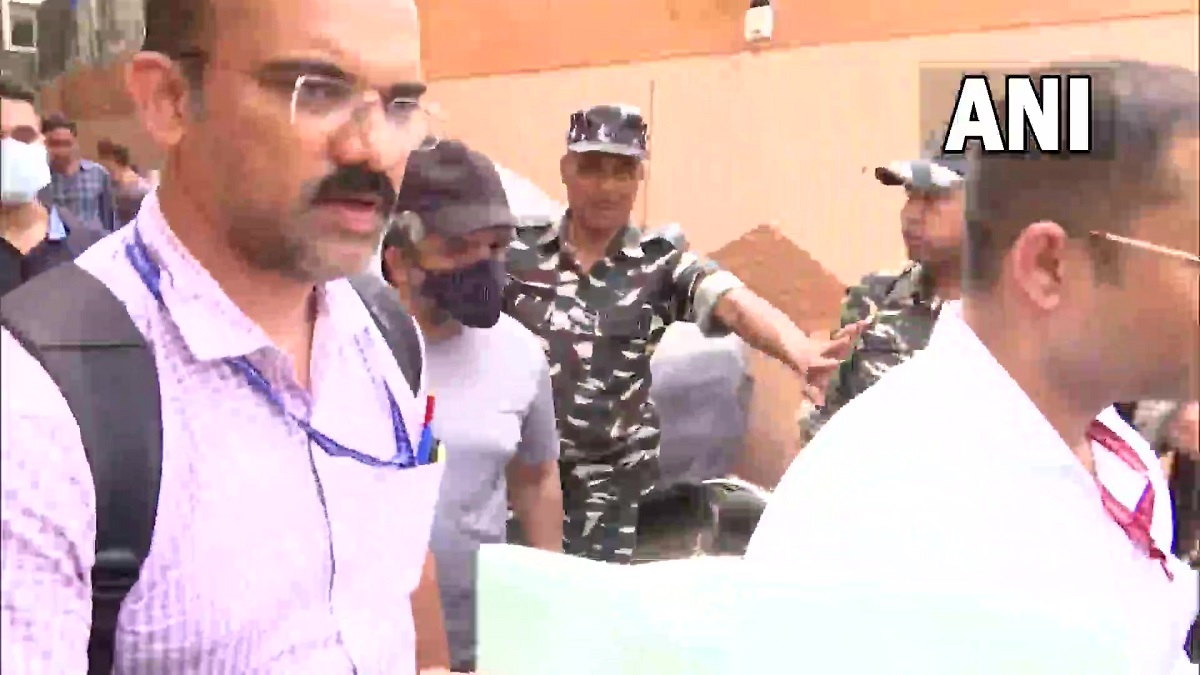 Nia Conducts Raids At 20 Locations In Mumbai On Underworld Don Dawood Ibrahims Close Aides