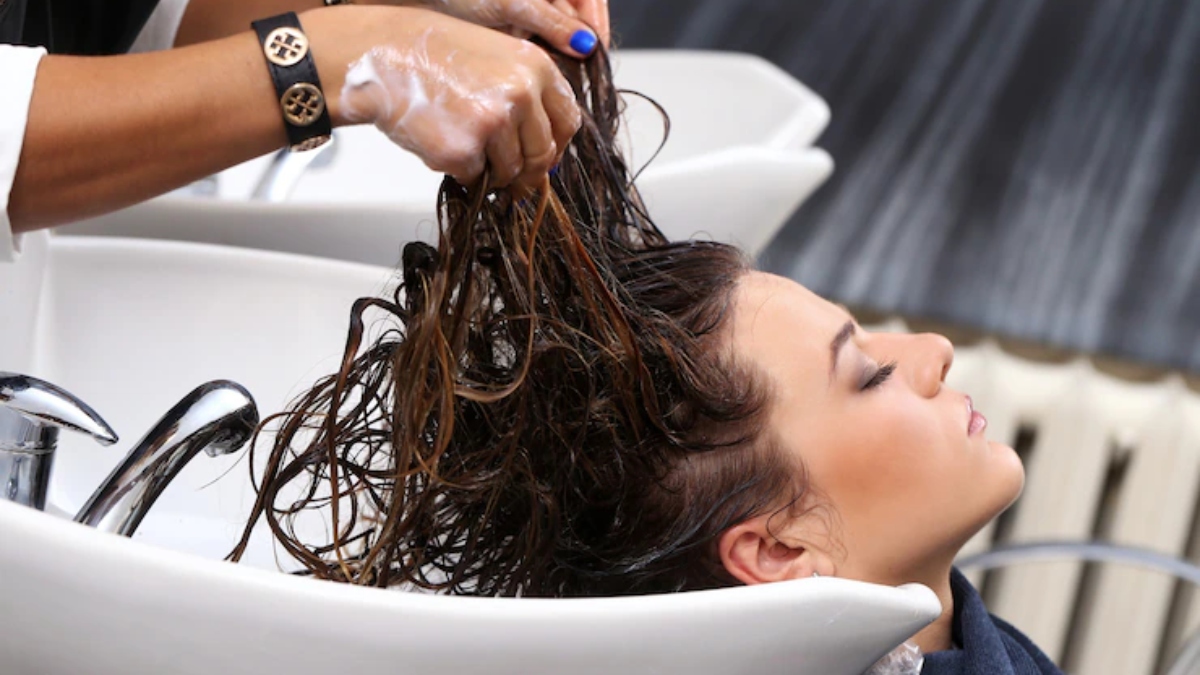 Why you should not wash your hair on Thursday? Find out if it brings bad  luck | Why News – India TV