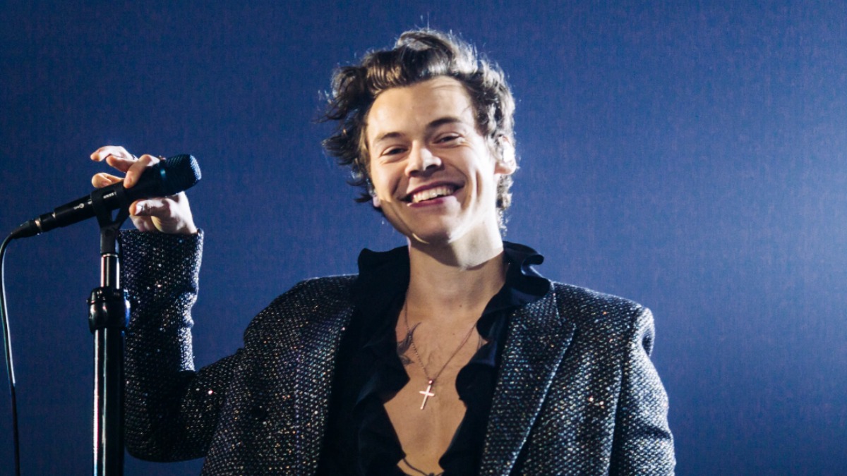 Harry Styles halted sold-out London show to help fan in distress