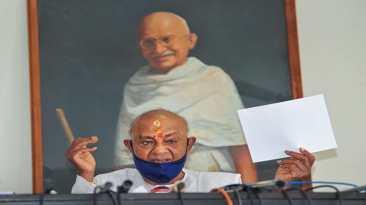 PM Narendra Modi extends birthday greetings to former PM HD Devegowda