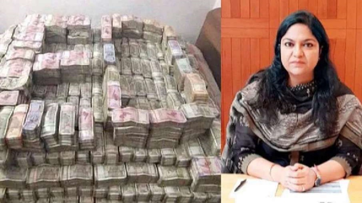 Arrested IAS officer Pooja Singhal, who kept Rs 19 cr cash in home,  suspended by Jharkhand govt | India News – India TV