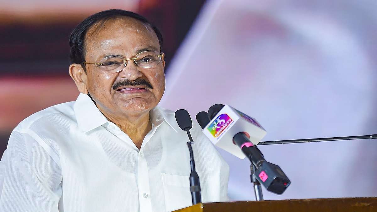 Vice President Venkaiah Naidu unveils 16-ft tall Karunanidhi statue in Chennai