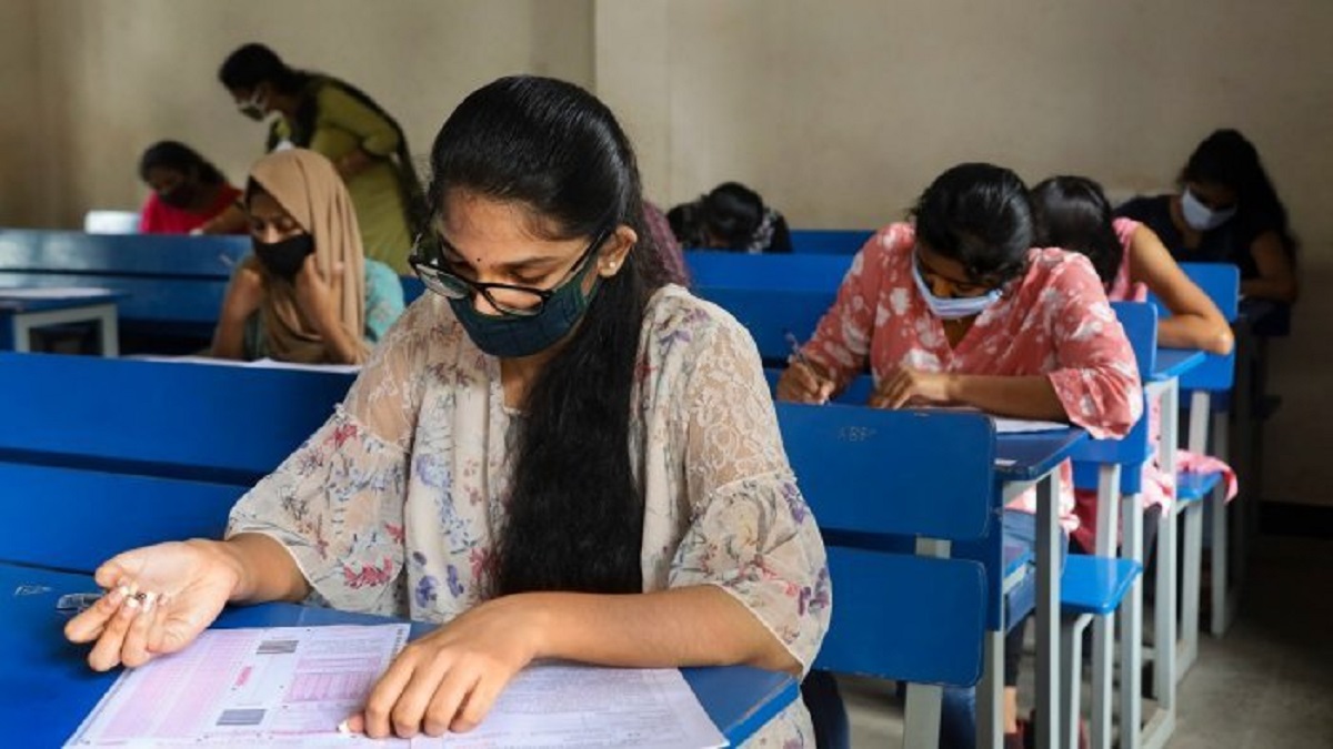 Ghaziabad School Girl Sex - NDMC school for adult women to be upgraded till class 12 | Education News â€“  India TV