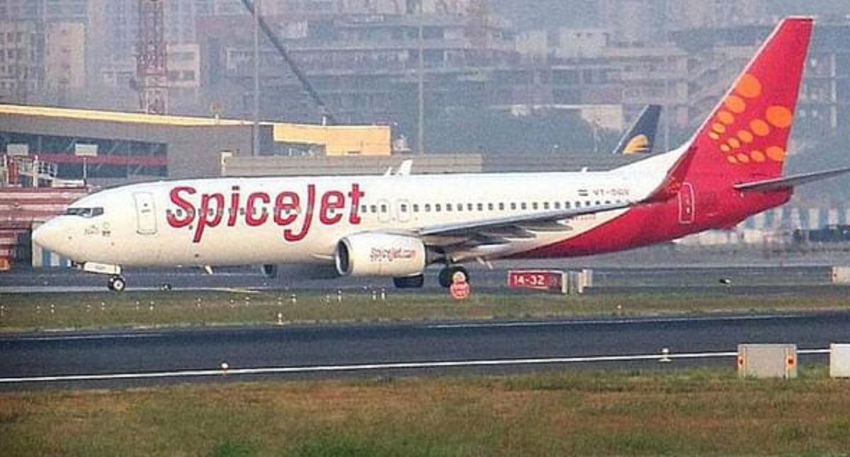 SpiceJet turbulence VIDEO: Horrific visuals show passengers in panic, scattered belongings | WATCH | India News – India TV