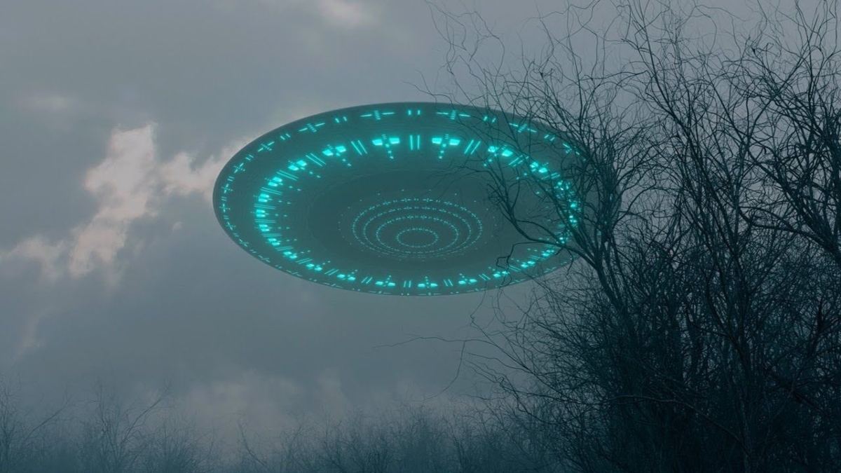 US military shares videos of UFOs at rare Congressional hearing. Do