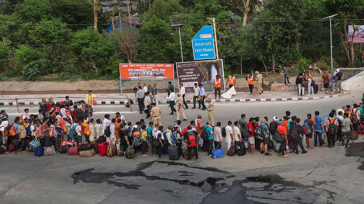 Amarnath Yatra: Unfazed by looming terror threat, hundreds of pilgrims arrive in Jammu