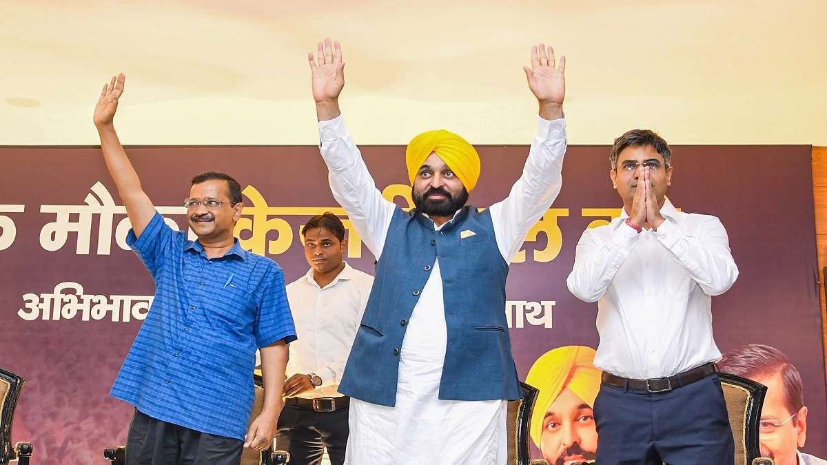 Kejriwal Bhagwant Mann to flag off luxurious Volvo buses from Punjab on ...