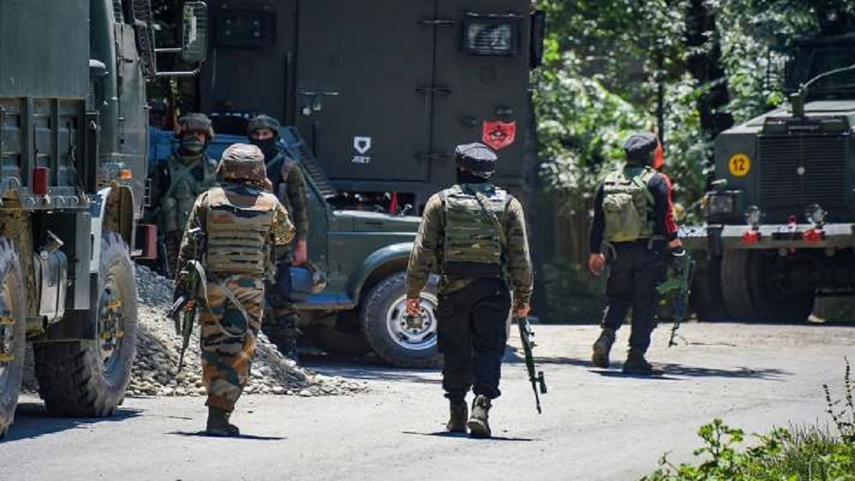 J&K: One Pakistani terrorist killed in Baramulla encounter, 3 escape