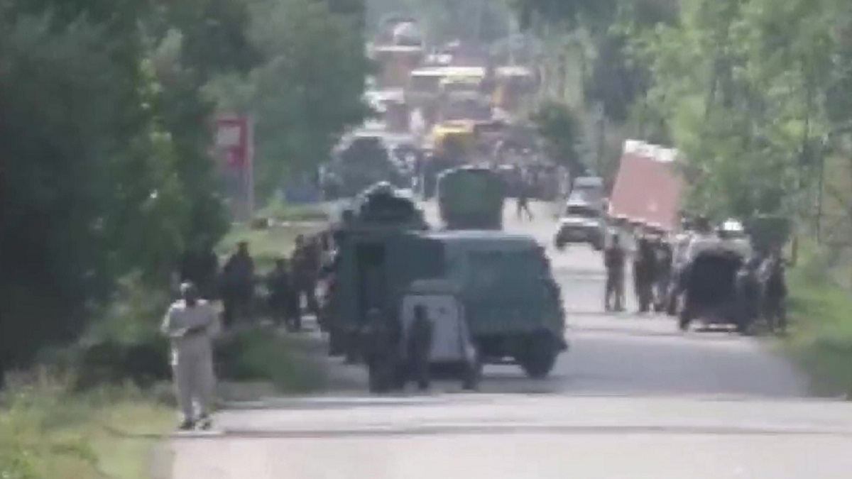 J&K: Traffic suspended after IED recovered on Srinagar-Baramulla highway