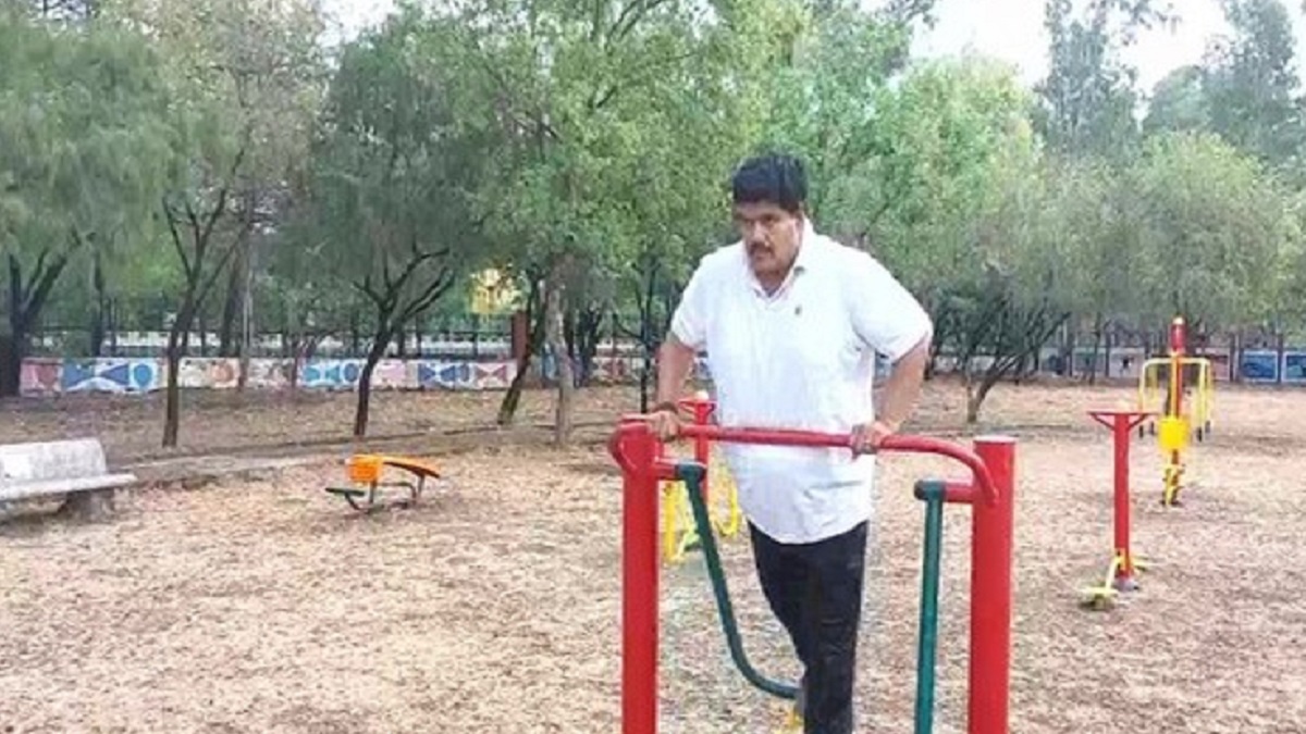 BJP MP takes up Nitin Gadkari's challenge, demands Rs 15,000 Cr for losing 15 kg weight