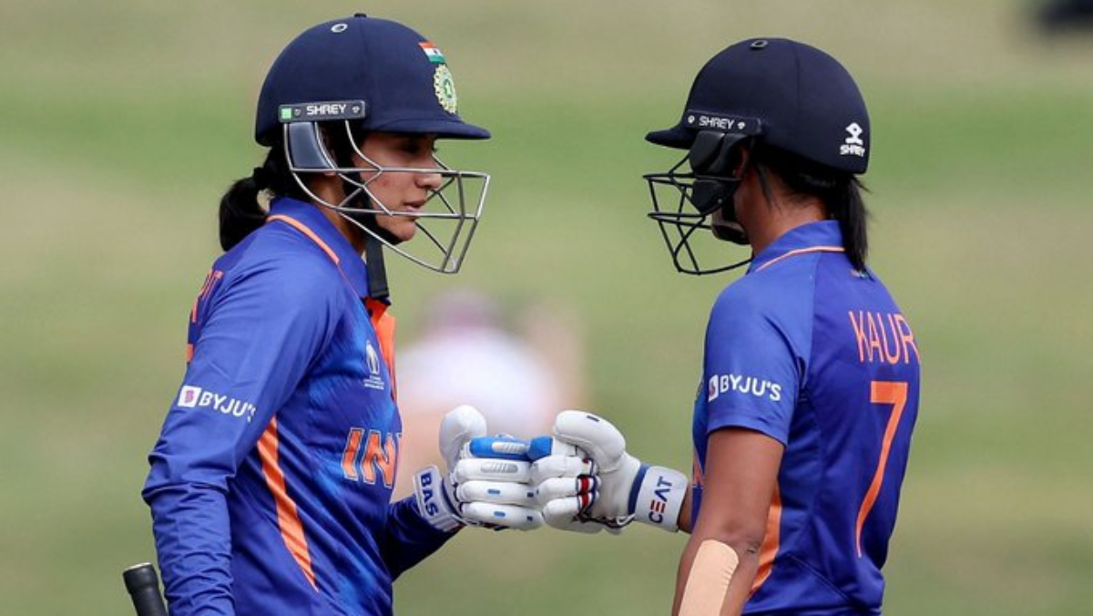 Led by Mandhana and Harmanpreet - India beat SL by 5 wickets to seal series in Dambulla