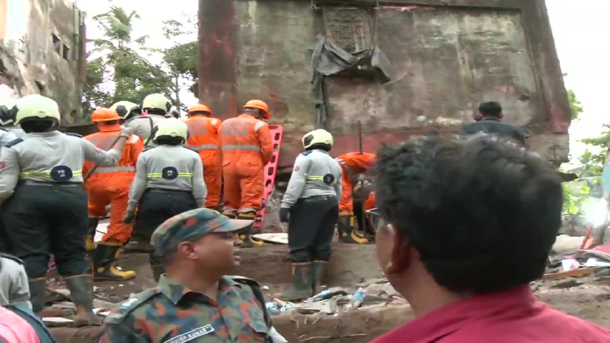 Mumbai: 4-storey building collapses in Kurla Naik Municipal Society area, 7 rescued, several trapped