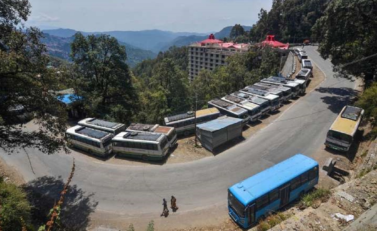 Shimla faces fuel shortage amid peak season; tourists, locals struggle