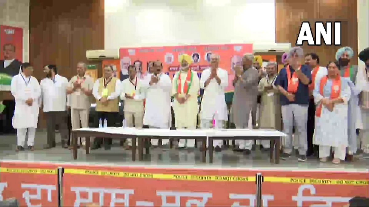 Amit Shah Visits Chandigarh: Six Punjab Congress Leaders Join BJP ...