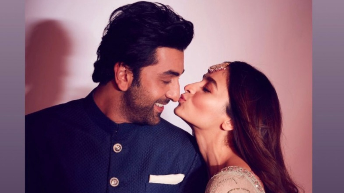 Condom brand's cheeky post for Alia Bhatt, Ranbir Kapoor's pregnancy announcement is too funny to miss | Trending News – India TV Condom brand's cheeky post for Alia Bhatt, Ranbir Kapoor's pregnancy announcement is too funny to miss | Trending News – India TV