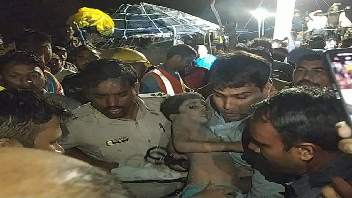 Madhya Pradesh: 5-year-old boy rescued safely from 30-feet deep borewell in Chhatarpur