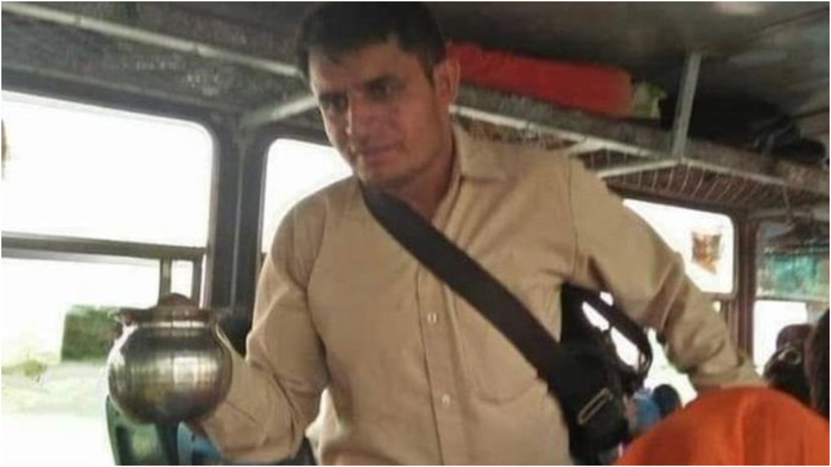 Haryana bus conductor offers drinking water to passengers, wins hearts with kind gesture