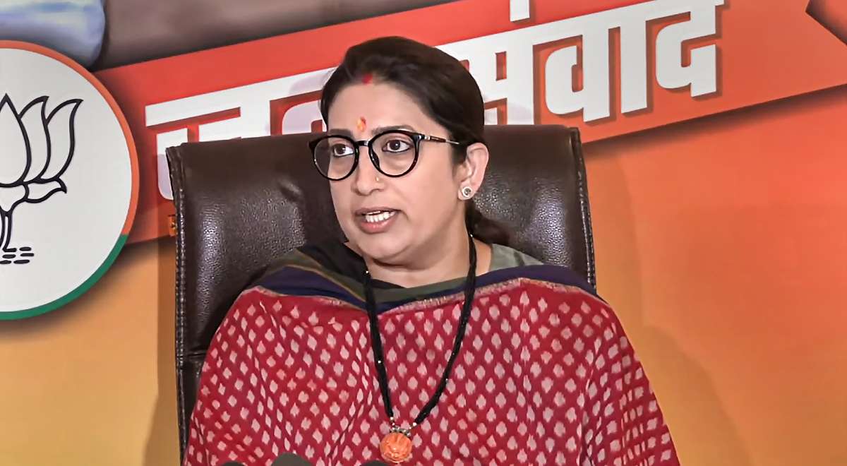 Smriti Irani sends notice to Congress leaders over bar row, demands unconditional apology