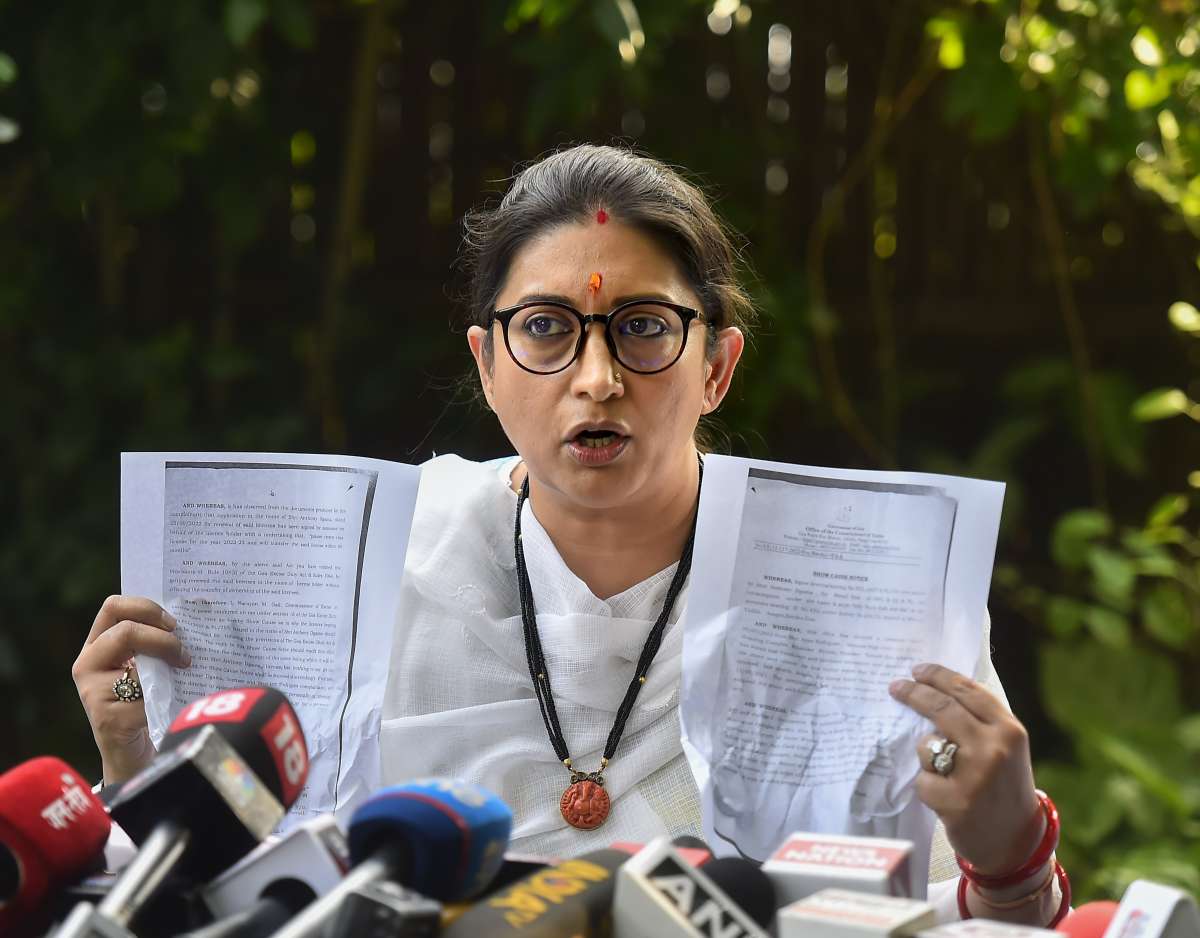 'My daughter is a student, she doesn't run any bar': Smriti Irani rubbishes Cong's allegations