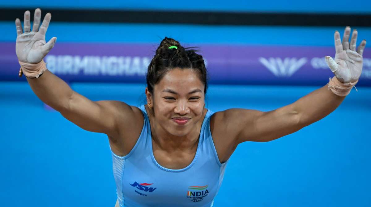 National Games: Mirabai Chanu pips Sanjita to clinch gold medal