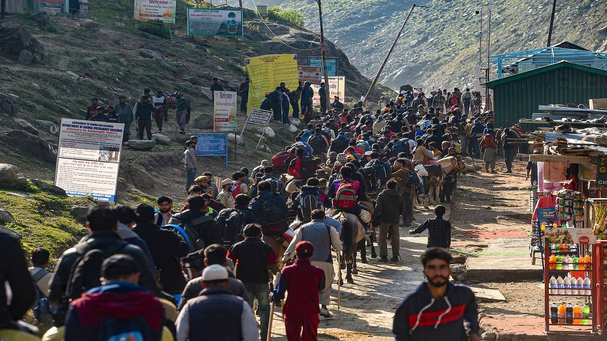 Amarnath Yatra 2022: Over 11,000 devotees perform yatra so far, another batch leaves for valley