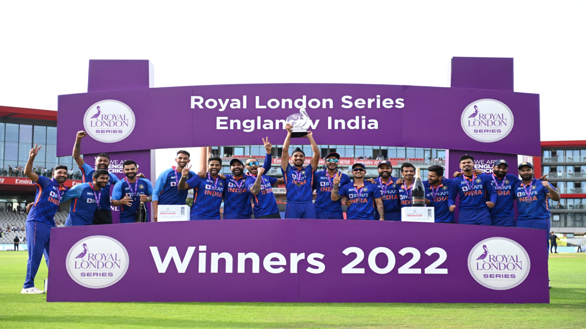 Team India with the Royal London Series trophy after defeating England 2-1 in the ODI series