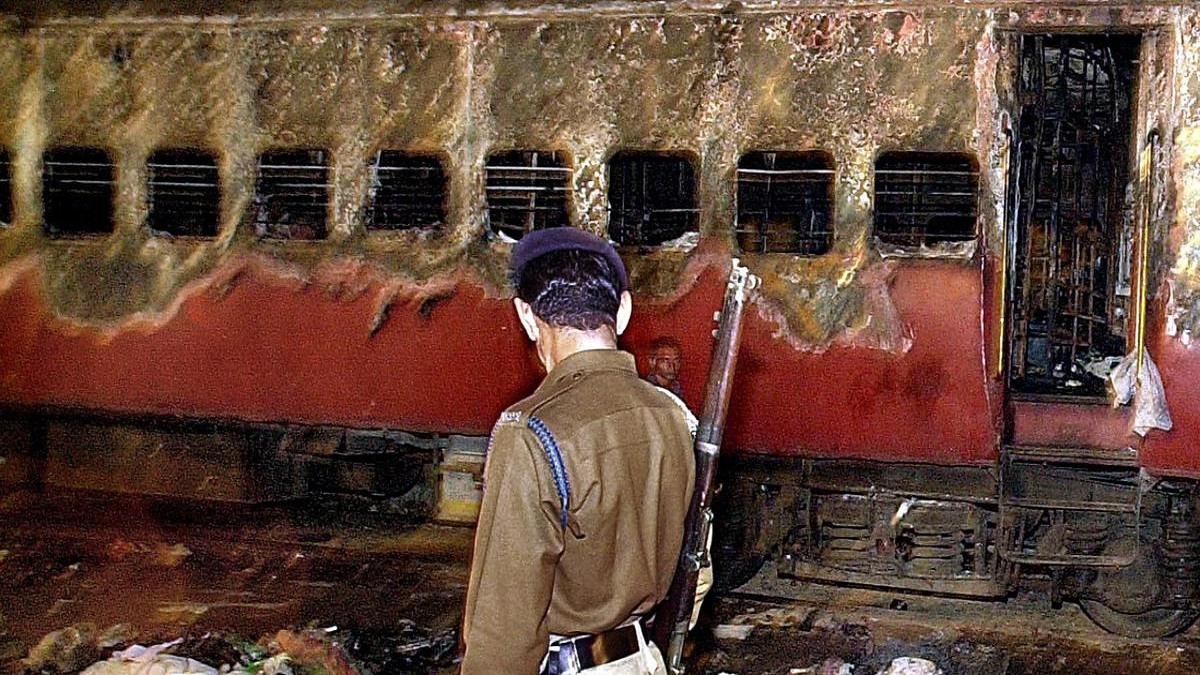 Gujarat: Accused in 2002 Godhra train burning case gets life imprisonment