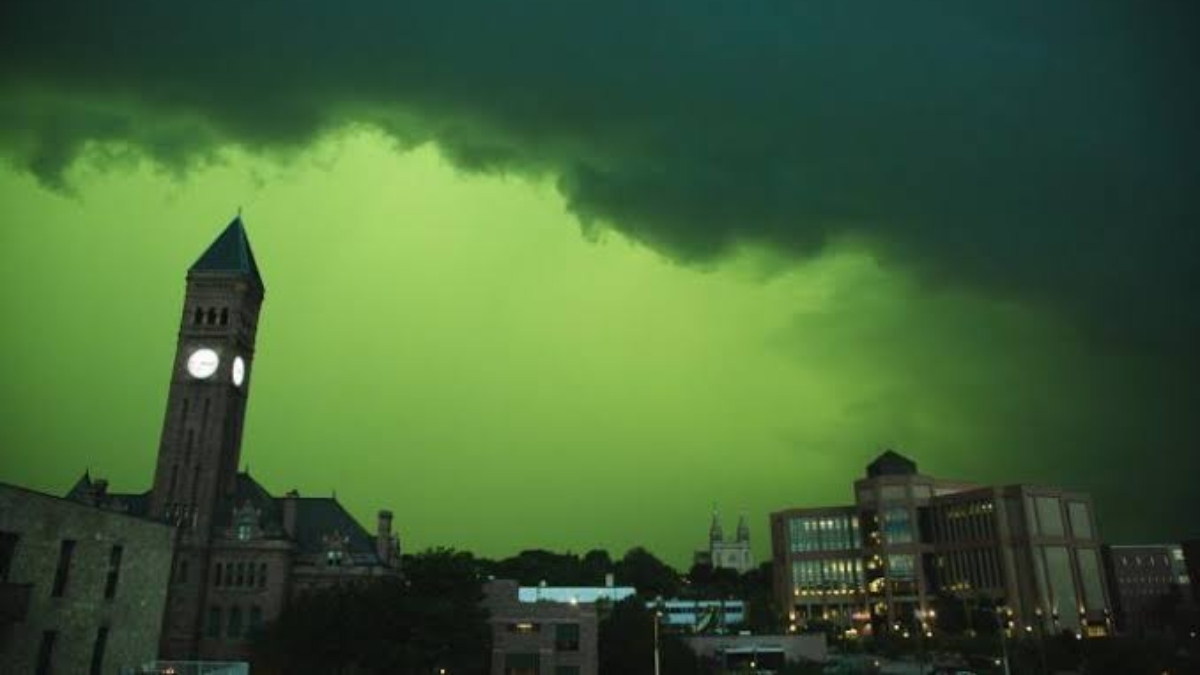 Us Storm Turns Sky Green In Various States Netizens Compare Surreal Imagery With Stranger Things Trending News India Tv