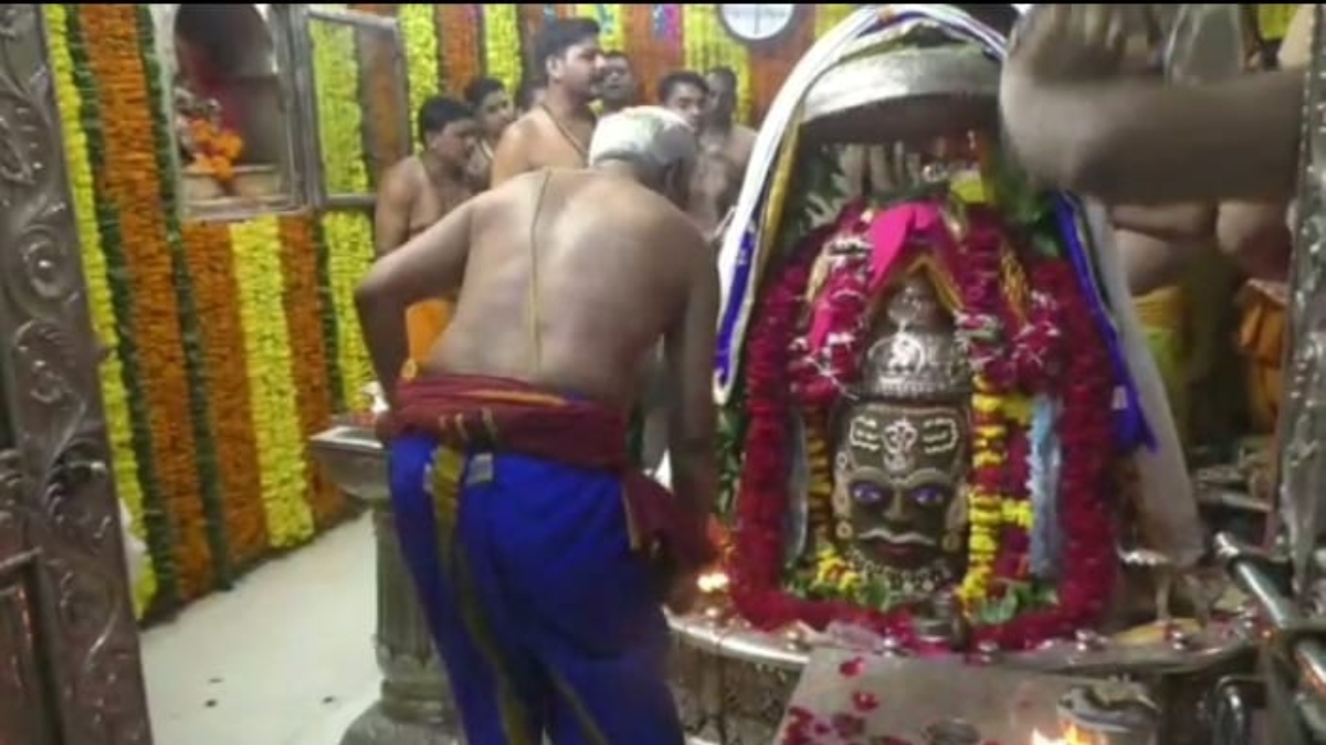 Sawan 2022 Bhasma Aarti Performed At Mahakal Ujjain Temple On First Monday See Photos India Tv 5492
