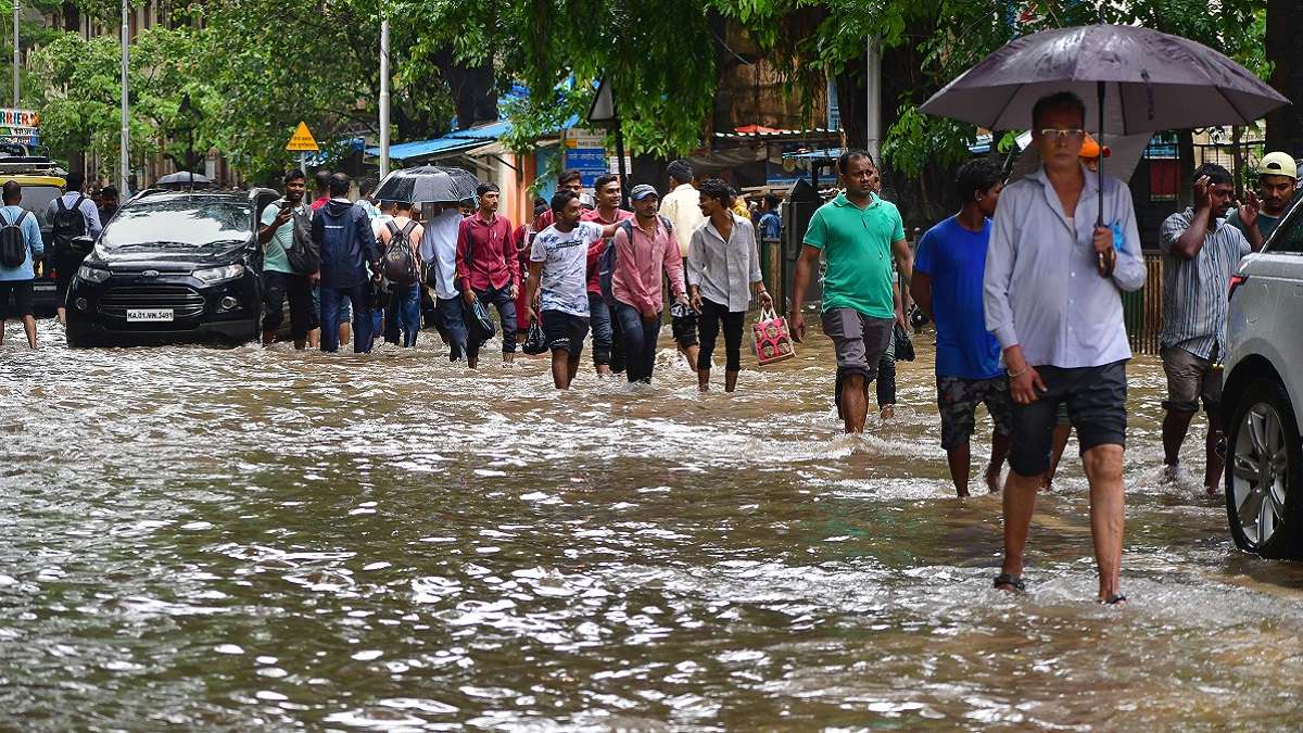 Mumbai Rains Red alert issued for tomorrow in Mumbai, Thane & Palghar