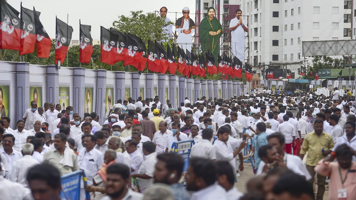 AIADMK headquarters in Chennai sealed following clash between party members