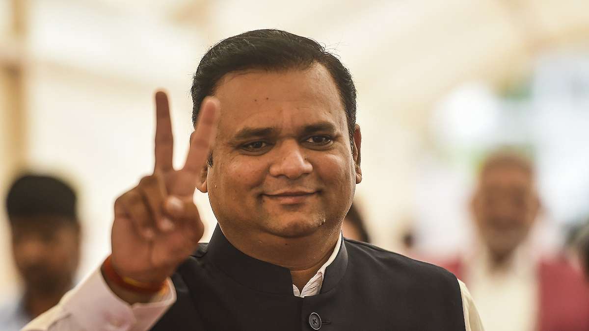 Mumbai: Member of Maharashtra Legislative Assembly and BJP Maharashtra speaker Rahul Narvekar flashes the victory sign