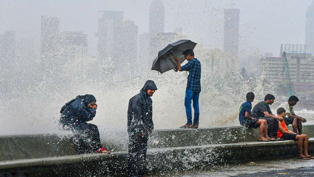 Red alert for rains in Gujarat, Maharashtra but monsoon deficit continues in Delhi, UP