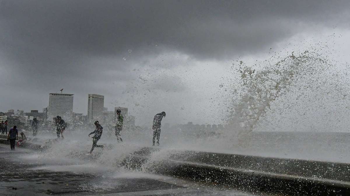 Monsoon alert: IMD predicts very heavy rainfall in THESE states on Monday