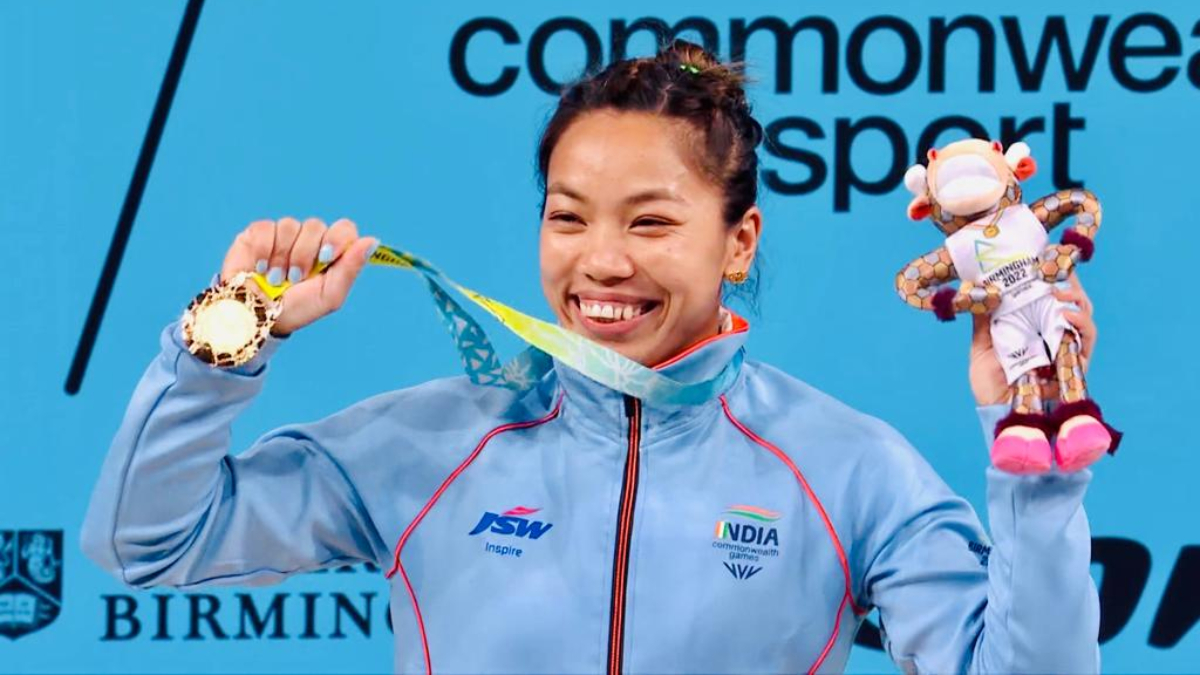 Commonwealth Games 2022: Mirabai Chanu's mother dances with Indian flag after big win at CWG | Viral Video