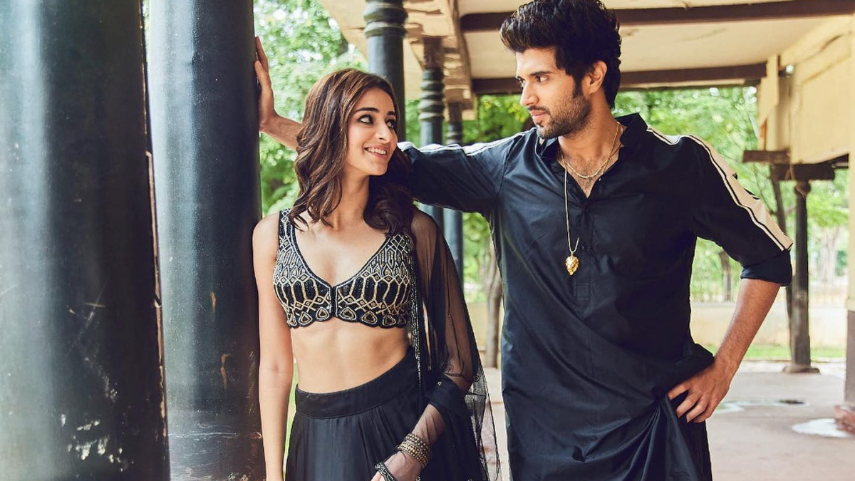 Vijay Deverakonda-Ananya Panday twin in black for Liger promotions; actress tries her hand at Telugu