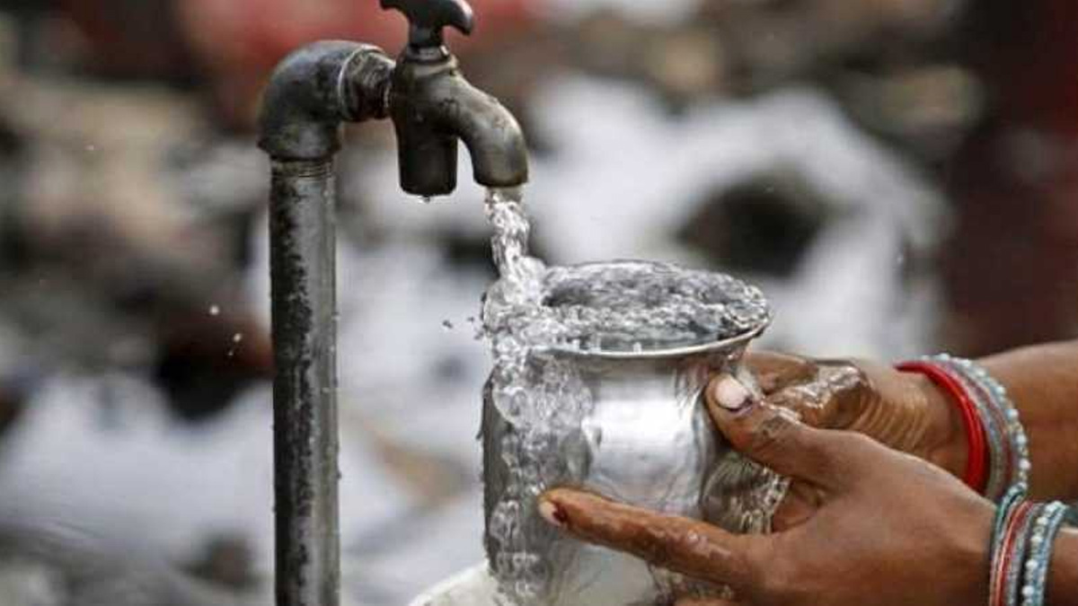 Tamil Nadu: No drinking water for 30 days; Residents stage protest, block road