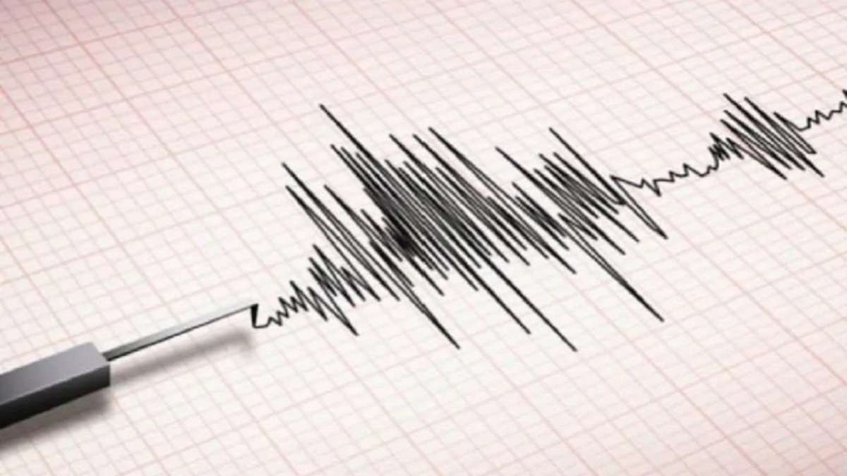 UP: Earthquake of magnitude 5.2 on Richter scale hits North East of Lucknow  | India News – India TV