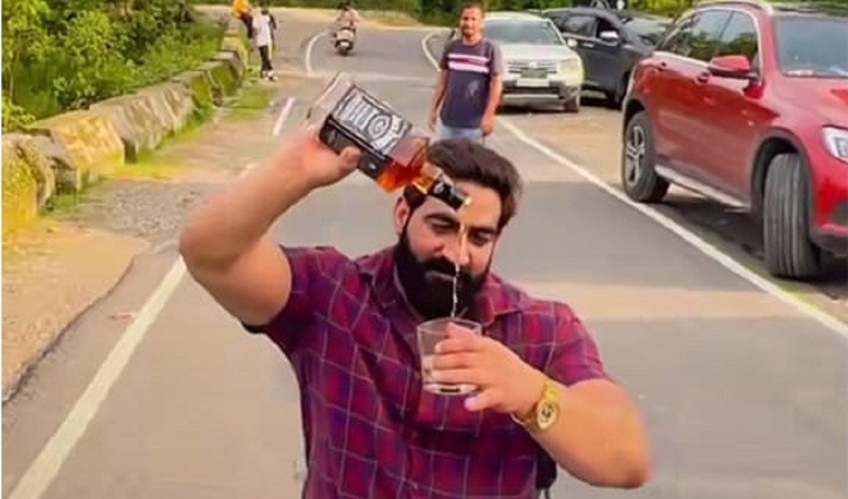 Another case against bodybuilder Bobby Kataria, this time for drinking on middle of road