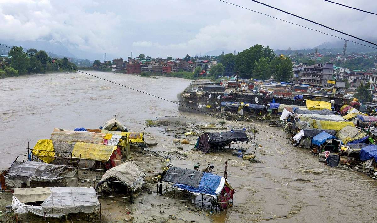 Himachal Pradesh: 15-year-old boy killed in Chamba cloudburst, several houses vacated | VIDEO