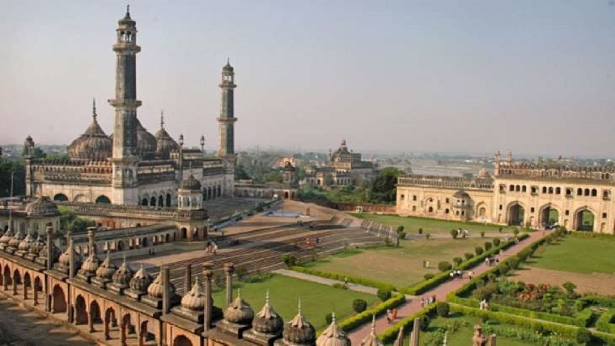 Lucknow: Bara Imambara's parapet collapses due to heavy rains