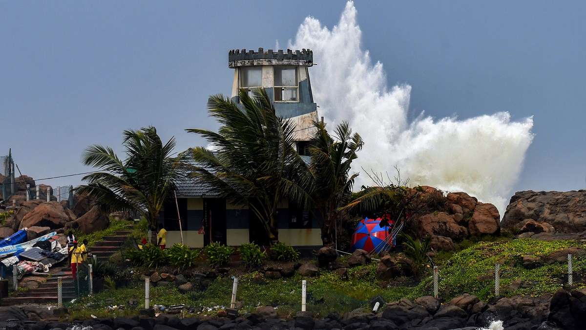 Kerala weather update: Heavy rains continue to lash state; red alert sounded in 10 districts