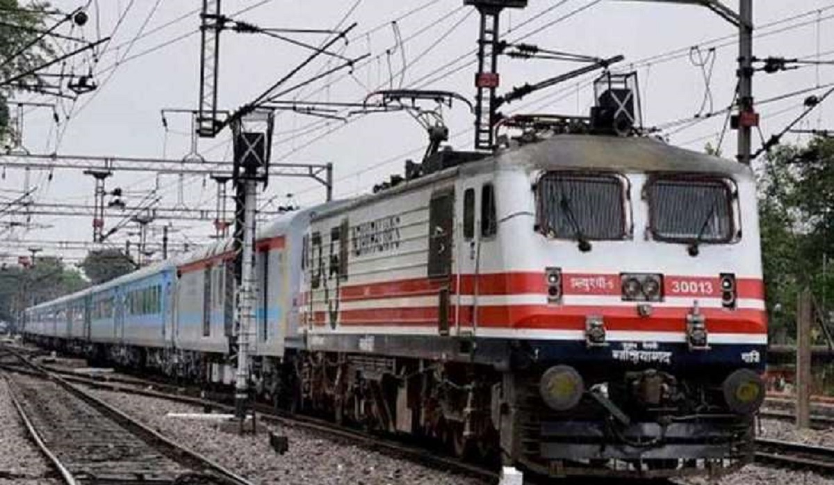 Train services on Mumbai-Pune route hit for nearly 8 hours as boulders fall on track; traffic restored