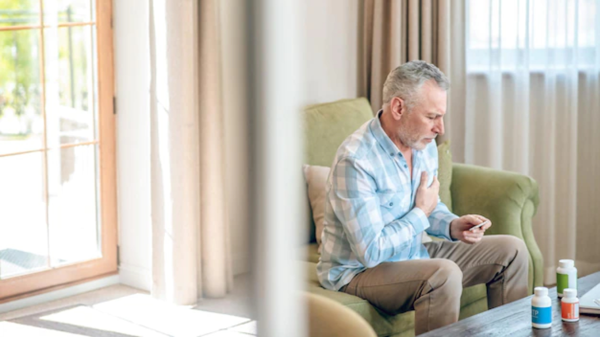 image representing man suffering a heart attack